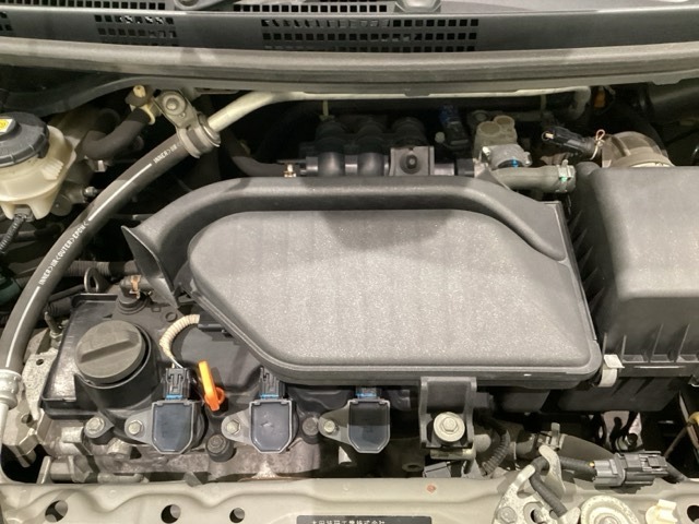 ホンダスタッフがしっかり整備して保証付きにてお渡し致します。エンジンルーム＆室内ルームともにクリーニング済みで清潔です。快適なドライブをお楽しみください。