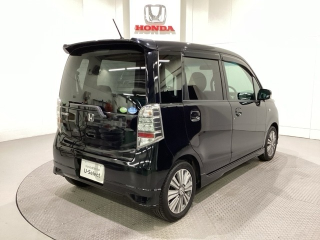 【Honda認定中古車 U-Select】　は3つの安心をお約束します。　1　Hondaのプロが整備した安心。 2　第三者機関がチェックした安心。　3　購入後もHondaが保証する安心。