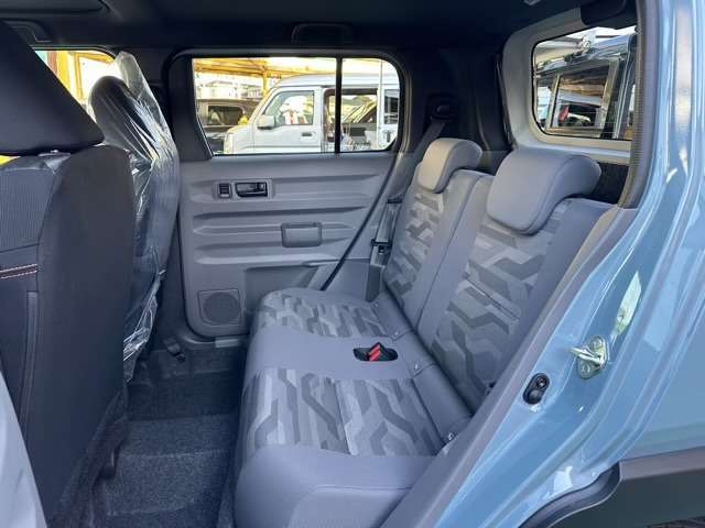 ★5年間新車保障★初度登録から5年間の新車保証が含まれています。長期間、安心してお乗り頂けます！保障費用は支払総額に含まれています！遠方のお客様は保証継承後、お近くのディーラーにて保証が受けられます！