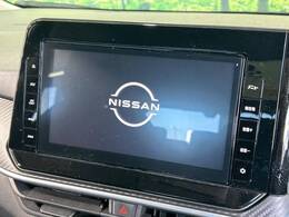 【純正9型ナビ】人気の純正ナビを装備しております。ナビの使いやすさはもちろん、オーディオ機能も充実！キャンプや旅行はもちろん、通勤や買い物など普段のドライブも楽しくなるはず♪