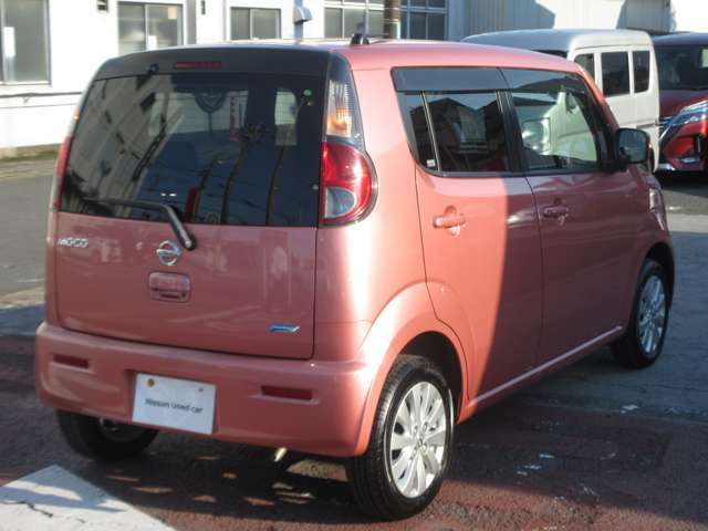 室内はハンドル周りからシート、床に至るまで、エンジンルームやボディももちろん隅々まで専門スタッフが一生懸命クリーニングし磨き上げています！綺麗なクルマで快適なドライブを！