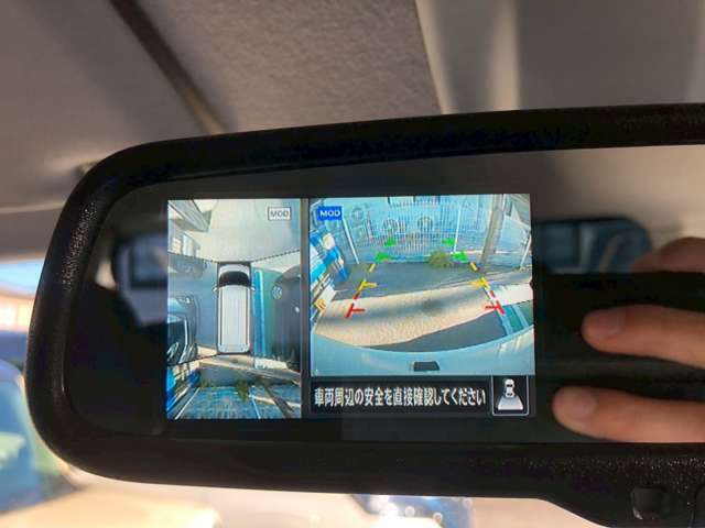 バックカメラが付いていますので、車庫入れも安心ですね＾＾