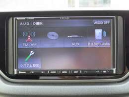 【ナビゲーション】メモリーナビ・CD再生・Bluetooth対応でスマホの音楽が車内で聞けます♪別途8，000円で、走行中にもTVが映るようになり、ナビの操作も出来ますヨ♪