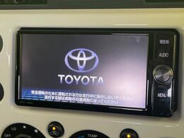 【メーカー純正ナビ】インテリアに溶け込むスタイリッシュな「専用設計」メーカーナビを装備♪視認性や操作性など基本性能にも優れ、より上質なカーライフをお楽しみいただけます。