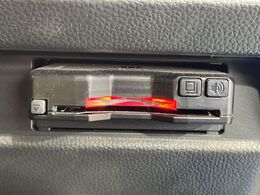 【ETC】高速道路の料金所をストレスなく通過！話題のスポットやサービスエリアに多い「スマートIC」利用時は必須のアイテムです。当店でセットアップを実施、ご納車当日からすぐにご利用いただけます！