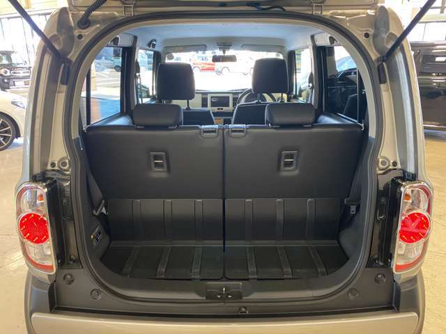 トランクもスペース十分で広々としています！