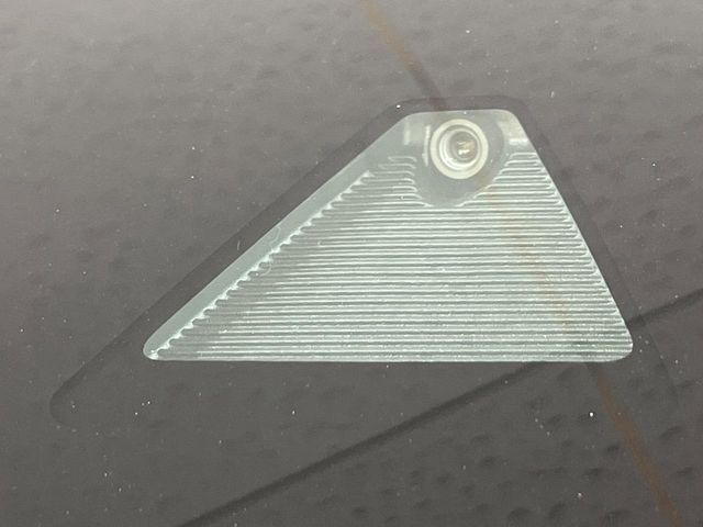 【スマートブレーキサポート】走行中に前方の車両等を認識し、衝突しそうな時は警報とブレーキで衝突回避と被害軽減をアシスト。より安全にドライブをお楽しみいただけます。