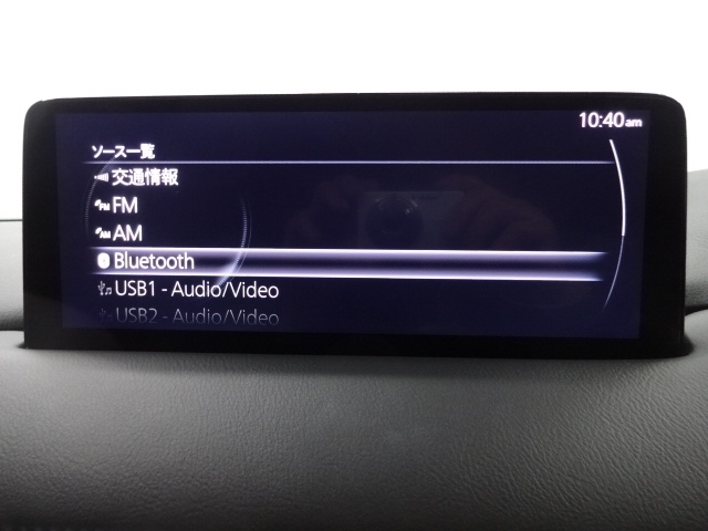 Bluetoothに接続することで、スマートフォンに入っている音楽アプリを車内で楽しめたり、通話が出来ます♪
