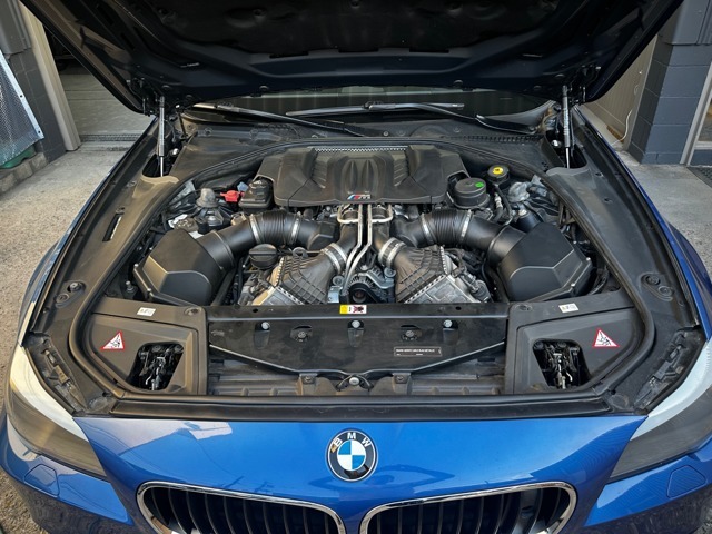 V8 4.4リッターエンジン