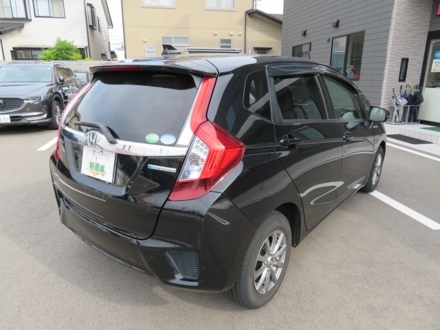 セベラルオートは指定工場をしっかりと完備してるにゃん！オイル交換から車検まで何でもおまかせ！ご納車前の整備は資格を持ったメカニックが頑張ってるにゃん☆