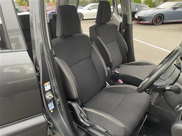 【運転席】『運転席周辺』の画像になります。写真の内容に関してご不明点、ご質問等がございましたらお気軽にガリバー店舗までお問い合わせください。