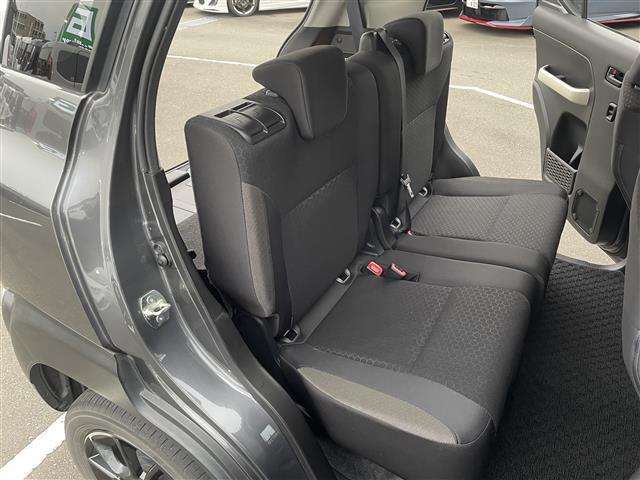 【後部座席】『後部座席周辺』の画像になります。写真の内容に関してご不明点、ご質問等がございましたらお気軽にガリバー店舗までお問い合わせください。