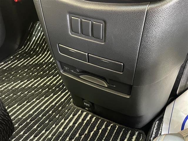 店舗にて現車の確認もいただけますので、お電話で在庫のご確認の上是非ご来店くださいませ！！！