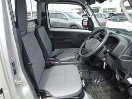 この他にも多数の画像を掲載しております。ご覧いただければ、より詳しくおクルマをご覧いただけます。日本全国への納車・登録も承ります！　※輸送費用等が別途必要となります。ご了承ください