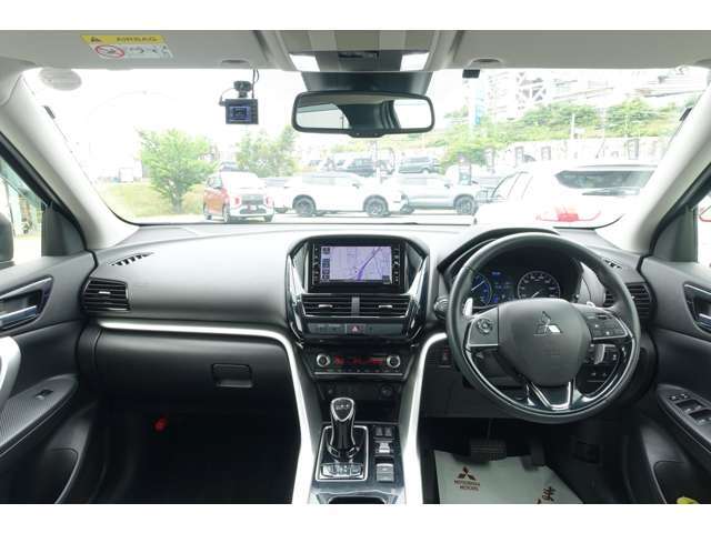 包まれるような雰囲気のコクピットとなっております！