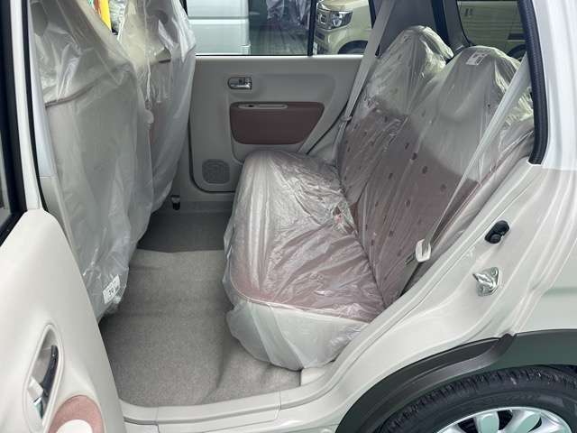 ★5年間新車保障★初度登録から5年間の新車保証が含まれています。長期間、安心してお乗り頂けます！保障費用は支払総額に含まれています！遠方のお客様は保証継承後、お近くのディーラーにて保証が受けられます！