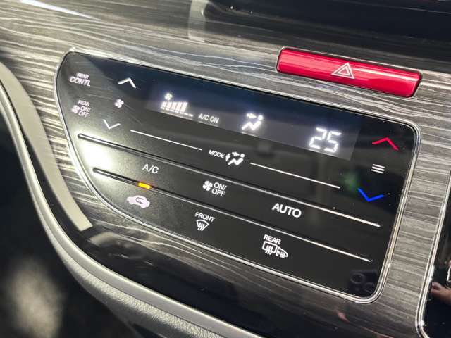 【オートエアコン】車内温度を感知して自動で温度調整をしてくれるのでいつでも快適な車内空間を創り上げます！