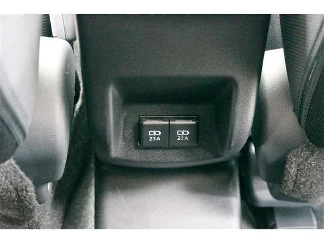 充電用USB装備しています。