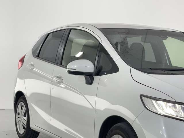 当店では仕入れた車両を全車商品管理センターにて室内クリーニングや外装の磨き施工等、徹底した商品車仕上げを行っております。良質な車両だからこそ、掲載写真の加工は一切行っておりません！！！