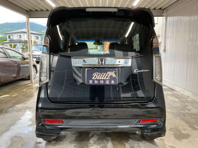 禁煙車！気になるキズや凹み等無く、非常にキレイな外装が自慢です！