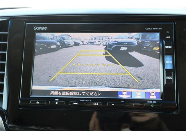 バックモニター付ですので、車庫入れも駐車もラクラクです。