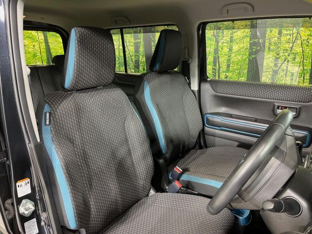 運転席シート廻りは使用感も少なく、良好な状態となっています。丁寧に使われていたことがよくわかりますね。