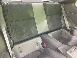 運転席側後部座席