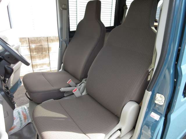 純正のハイバックシート！マイナー後からブラウンのファブリックシートでお洒落に！！