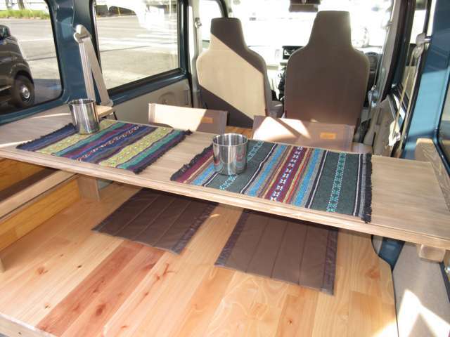 ☆遊カ～ズのオリジナル☆パノラマテーブル！簡単に車内で車外で使用の出来る便利アイテム！外に出してアウトドアランチ！そして車内から夜景を見ながら...！就寝時は荷物を載せて広々な空間で就寝！
