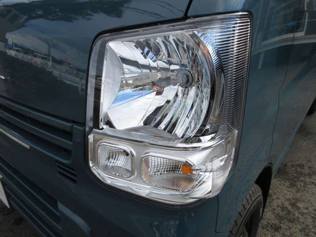 ピカピカの綺麗なヘッドライトの画像になります♪