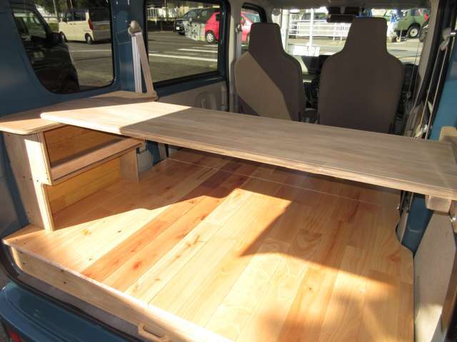 ☆遊カ～ズのオリジナル☆パノラマテーブル！簡単に車内で車外で使用の出来る便利アイテム！外に出してアウトドアランチ！そして車内から夜景を見ながら...！就寝時は荷物を載せて広々な空間で就寝！