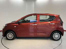 快適にお乗りいただくために、外装を美しく仕上げるだけではなく、内装も細部にいたるまで徹底した清掃・洗浄を実施しております。