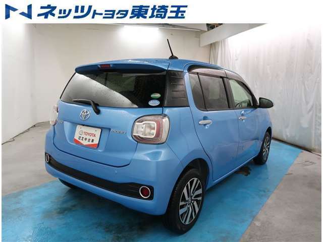 【リヤ】後方にも誤発進防止機能が付いていますので万が一の踏み間違え時でも安心です。
