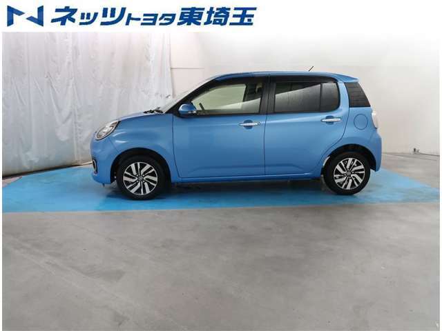 【サイド】プライバシーガラス付きなので陽射しの軽減や、ラゲッジスペースの荷物を見難くする効果もあります。