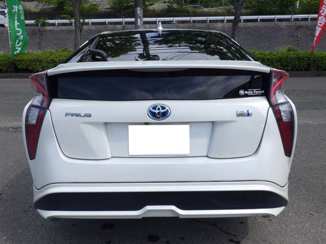 【自社整備工場・板金工場完備しています。納車後のサポートもお任せください。】