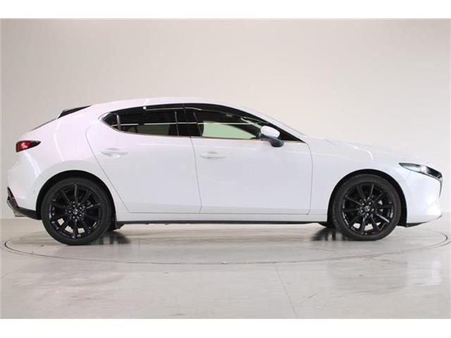 低価格で良質なお車を全社総台数2,000台以上の在庫からお選びいただけます。営業時間　10：00～19：00