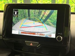 【バックカメラ】駐車時に後方がリアルタイム映像で確認できます。大型商業施設や立体駐車場での駐車時や、夜間のバック時に大活躍！運転スキルに関わらず、今や必須となった装備のひとつです！