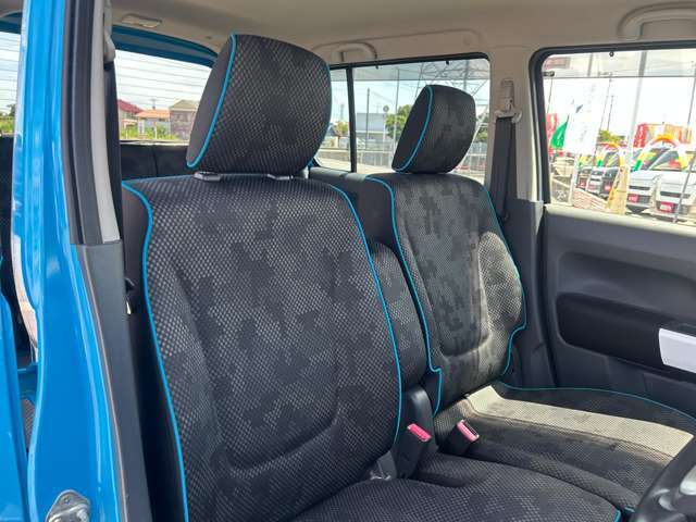 シートも大きな汚れやダメージはございません。納車前には室内クリーニングを施工し、綺麗な状態で納車します。