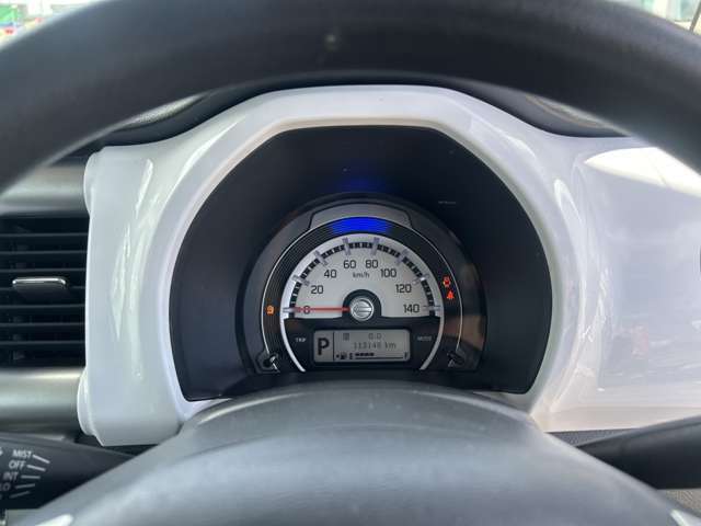 メーター周りです。汚れ等なく綺麗に保たれています。走行距離もとても見やすくなっています。