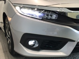 【LEDヘッドライト】ディスチャージヘッドライト（HID）と同等の明るさで、夜道や雨天走行が明るく視界良好！！　フォグライトも装備で、安心感さらにUPです♪安心ドライブを楽しんで下さい♪