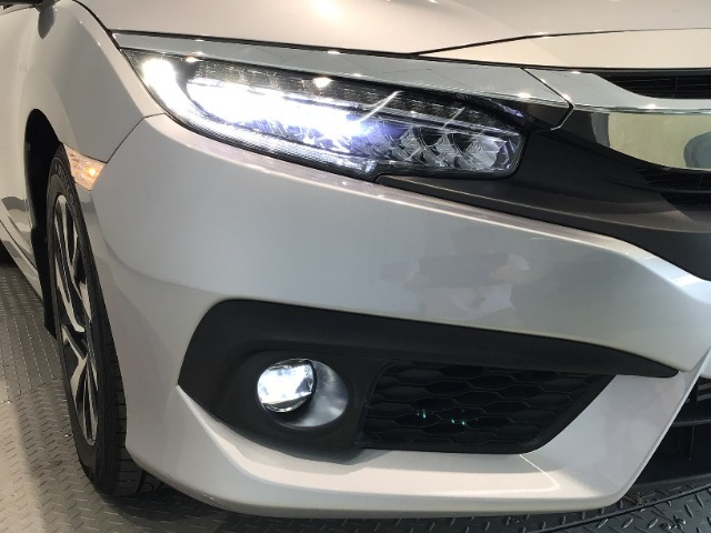 【LEDヘッドライト】ディスチャージヘッドライト（HID）と同等の明るさで、夜道や雨天走行が明るく視界良好！！　フォグライトも装備で、安心感さらにUPです♪安心ドライブを楽しんで下さい♪