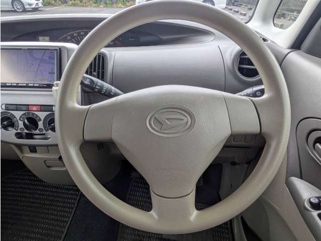 お車のカスタムも受け付けております。当店で取り扱っている様々なパーツでお客様だけの一台をお作り致します！