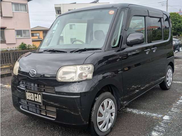 センターピラーレス＆スライドドアのオープンドアを採用した背高軽自動車になります。