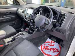 当社は国土交通省指定の整備工場（SHIMARSメカニックセンター）にて納車前点検を実施致します。