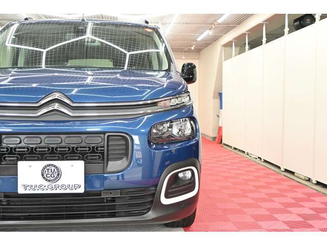 納車から3年間、年3回の無料オイル交換サービスも全車に付帯致します♪オイル交換の際には無料で手洗い洗車＋ポリマーメンテナンスも実施！！長く綺麗な状態でお乗り頂けます♪