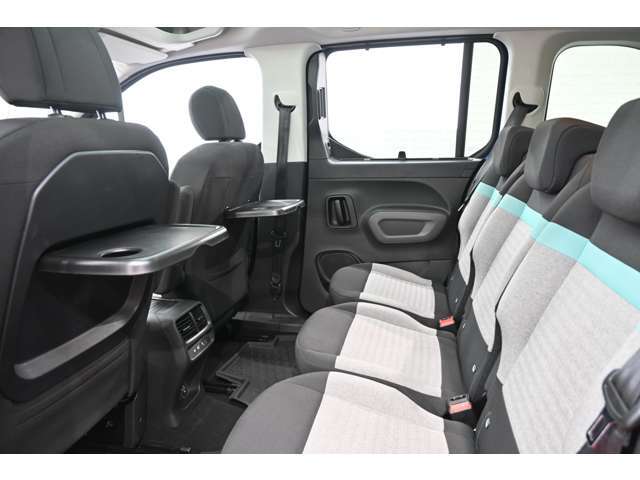 弊社ホームページでは、車両の装備内容やオプションリストを掲載しております。