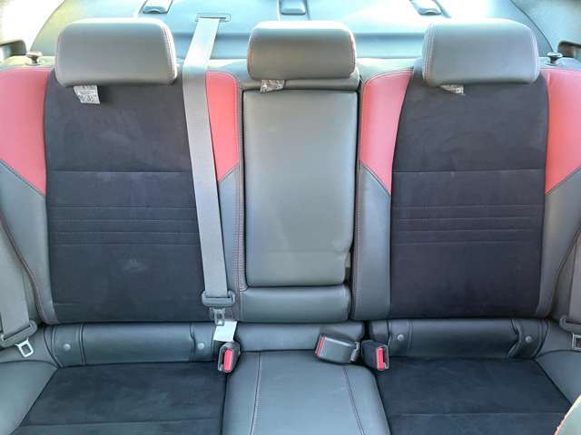 【一般店】前オーナー様⇒買取店⇒オートオークション⇒販売店⇒新しいオーナー様　【当社】前オーナー様⇒ドライブステージ⇒新しいオーナー様　この仕組みで当店では【安心】と【お得】を追及させて頂いております