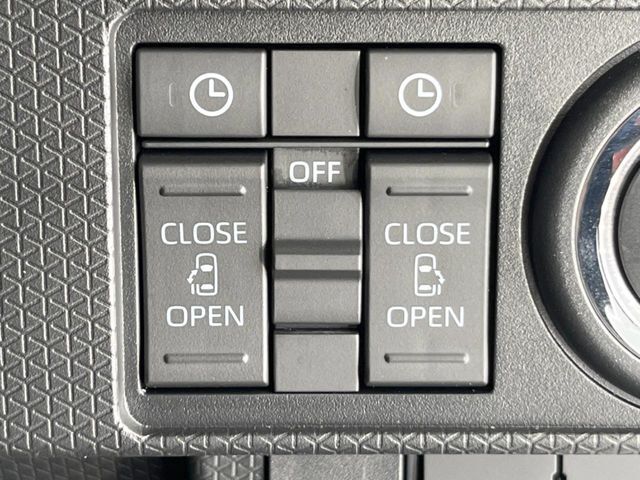 【両側パワースライドドア】スマートキーや運転席のスイッチで後席両側スライドドアの開閉が可能♪電動だから力を入れてドアを開ける必要が無く、小さなお子様でも簡単に開け閉めでき快適です♪