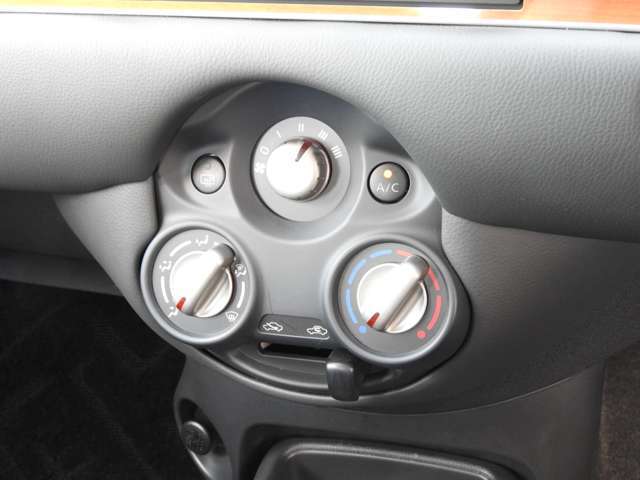 BUBU宇都宮店は、自社工場併設の大型店舗で専属メカニックによる納車前点検整備はもちろん、アフターメンテナンスにも幅広くご対応いたします。お車のことなら何でもお気軽にご相談ください！