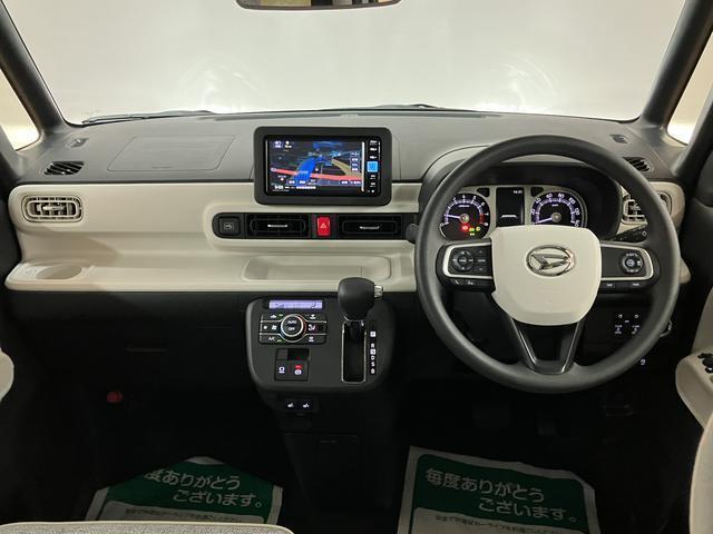 インパネ全体！！視界も良好で運転し易い♪小回りが利くから、運転が苦手でも狭い路地や駐車場でも運転しやすいですよ◎